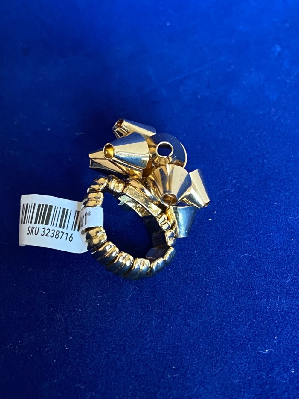 Pier 1 Gold Present Bow Ring NWT -RARE - Picture 3 of 4
